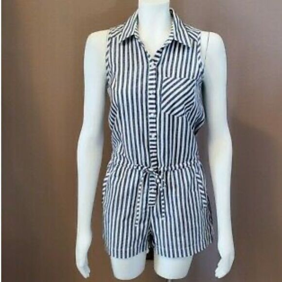 ✨ HP✨Abercrombie & Fitch Classic Romper ✨ - Picture 7 of 8